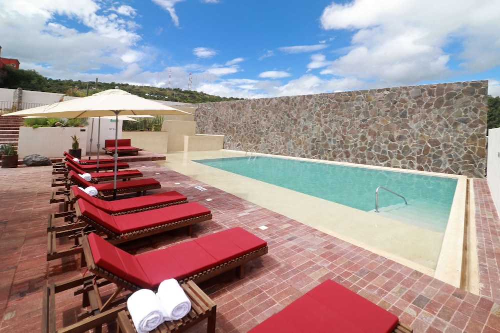 Albor San Miguel de Allende Tapestry Collection by Hilton 33/70