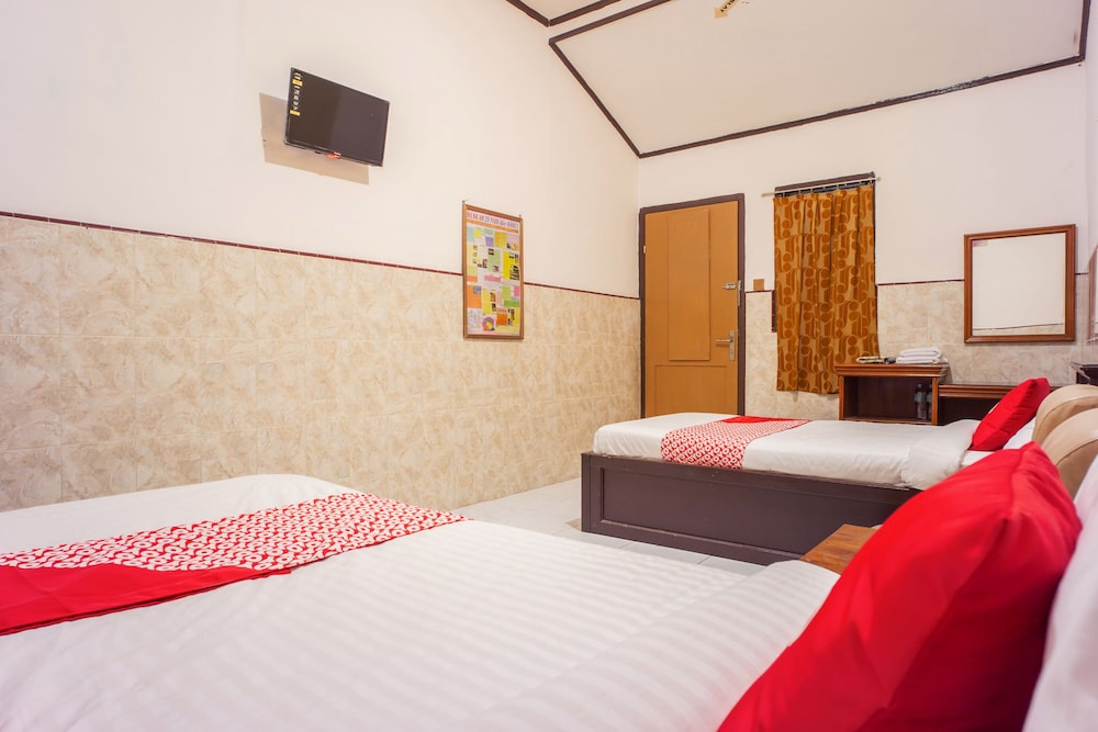 OYO 2180 Vina Vira Hotel 12/31