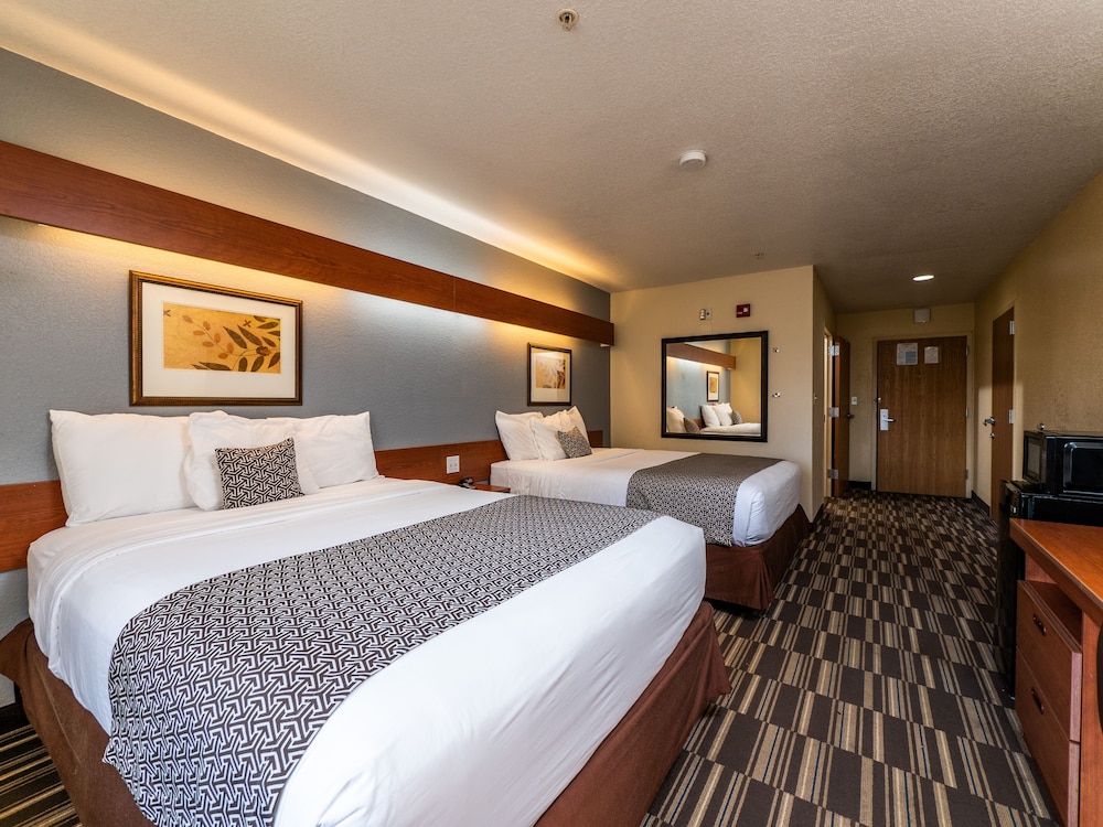 ROOM, 2 QUEEN BEDS, ACCESSIBLE