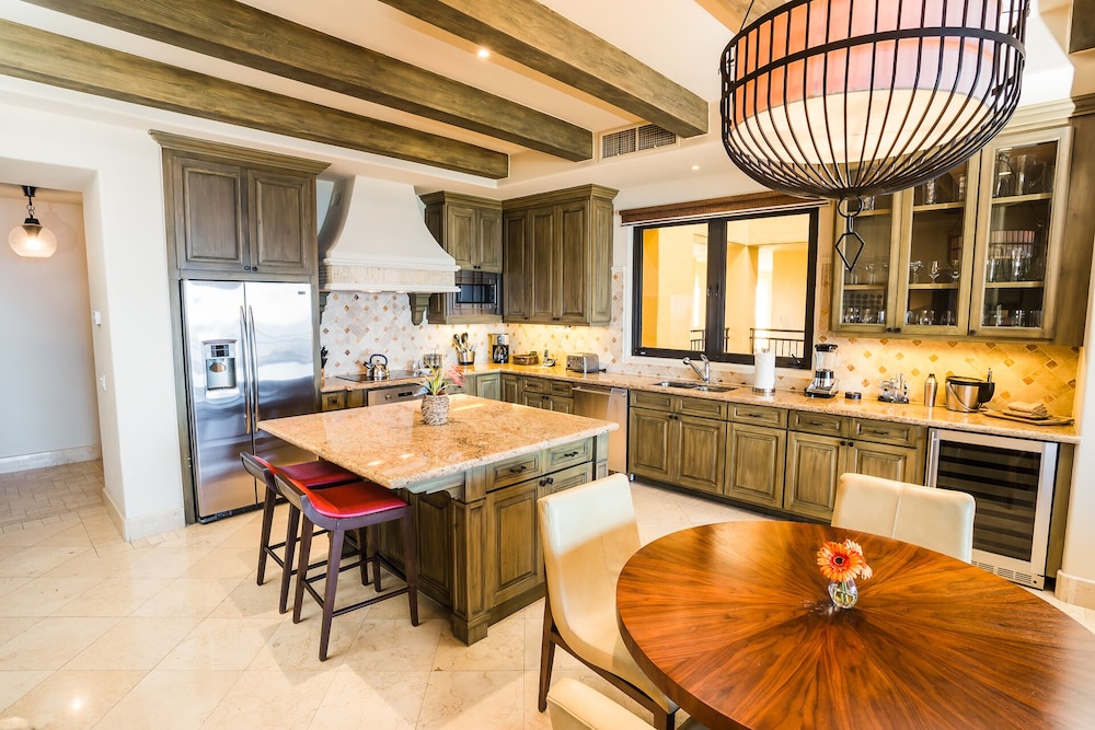 Hacienda Beach Club And Residences 34/50