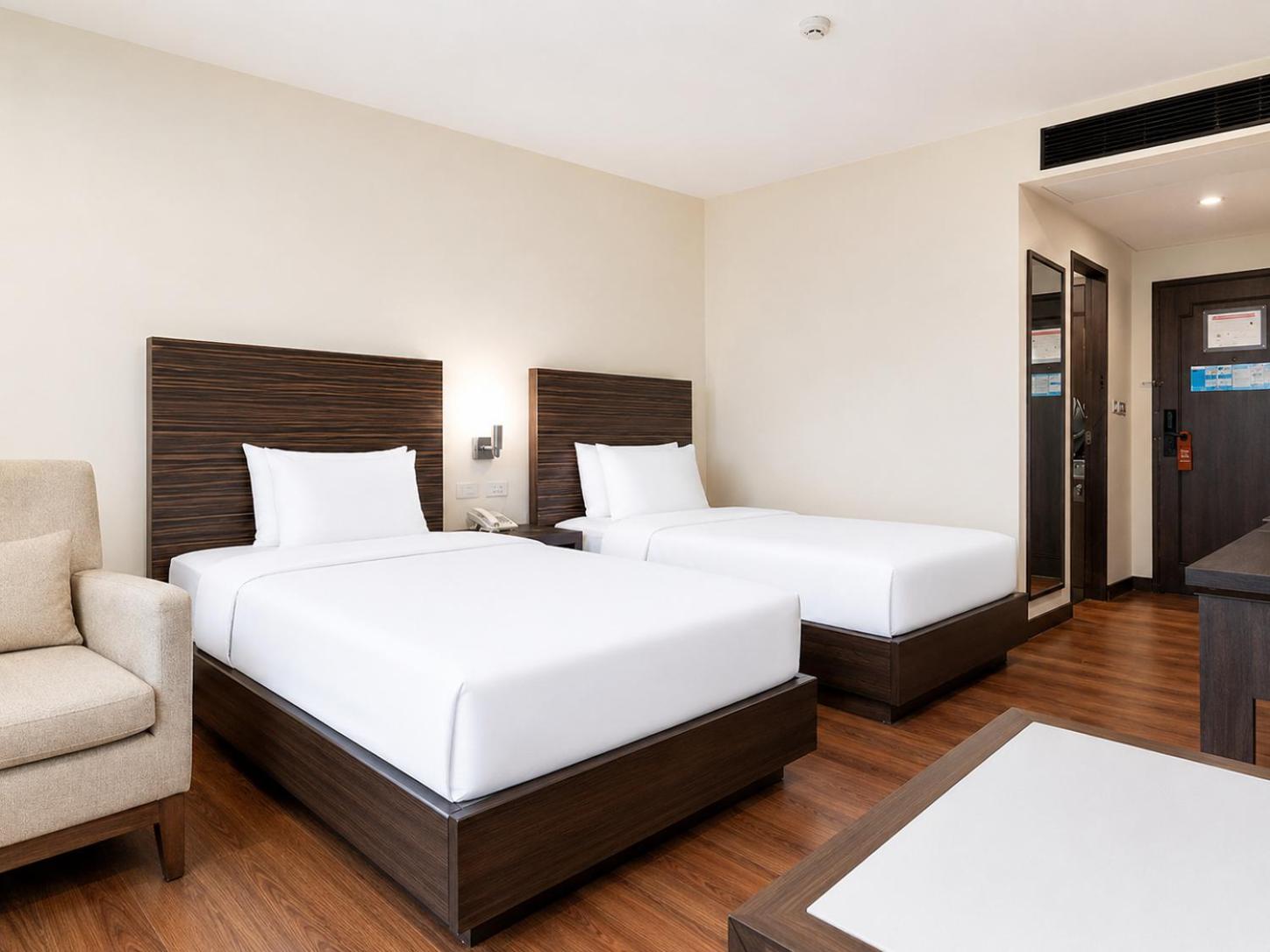 Superior, Twin Beds, Journeyhub Bangkok Sukhumvit 26 7/10