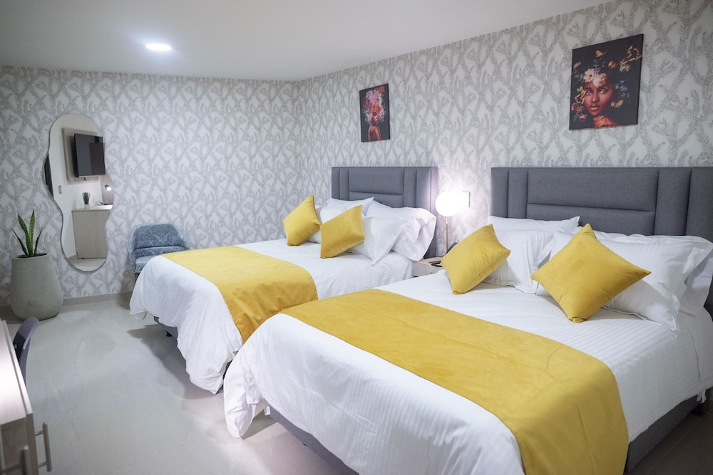 FAMILY, 2 QUEEN BEDS