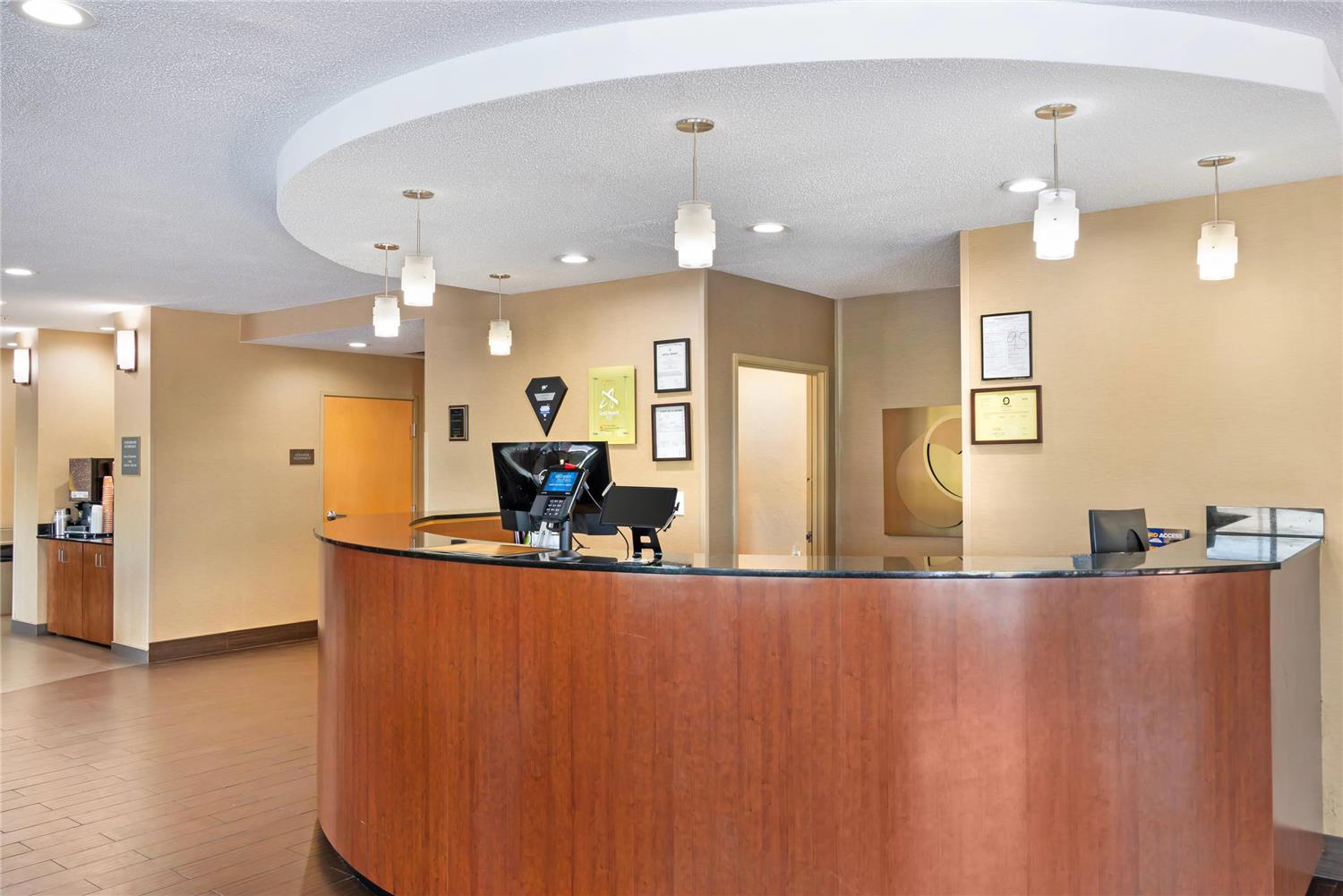 Comfort Suites Oxford I-20 exit 188 8/45