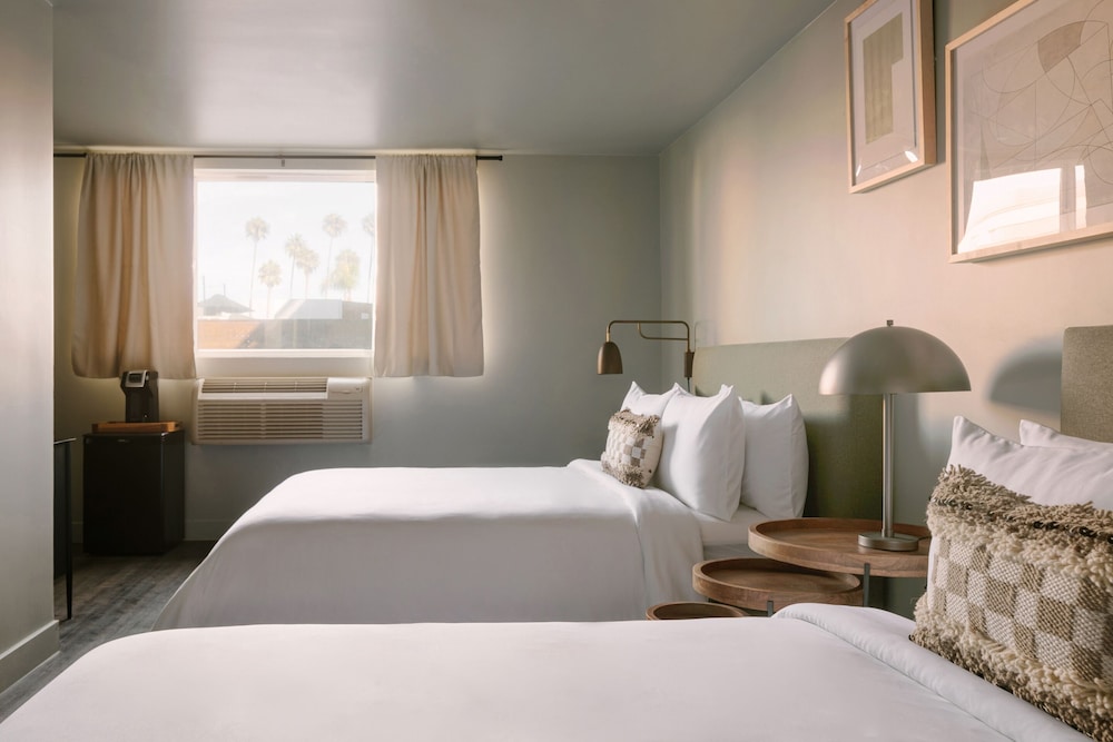 Hotel Solarena Newport Beach, a Dazzler Select by Wyndham 12/20