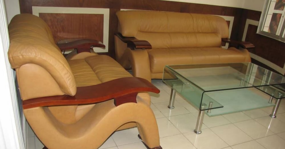 Afrique Hotel Douala Airport 12/28