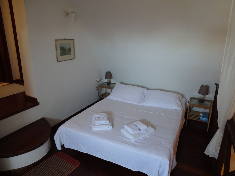 MONOLITHOS HOTEL 18/55