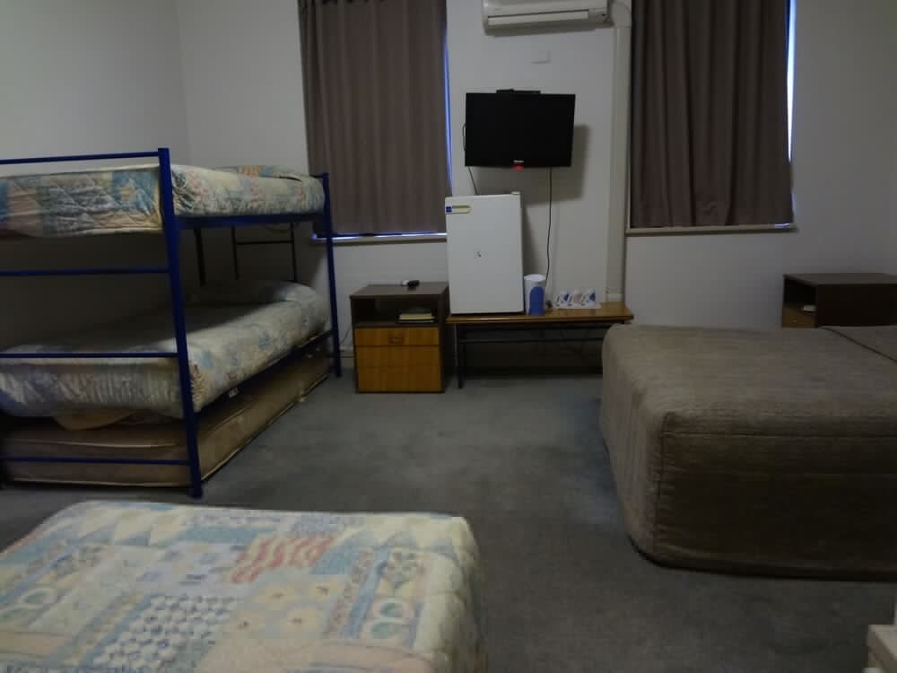 Amaroo Hotel 25/41