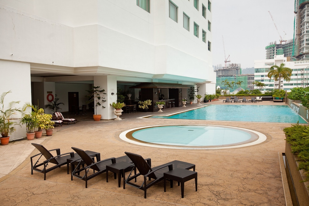 Gurney Bay Hotel, A Parkroyal Hotel 52/56