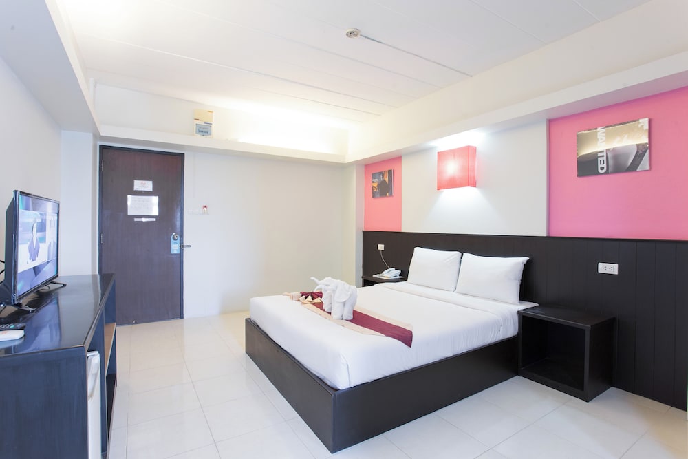 DELUXE, DOUBLE BED