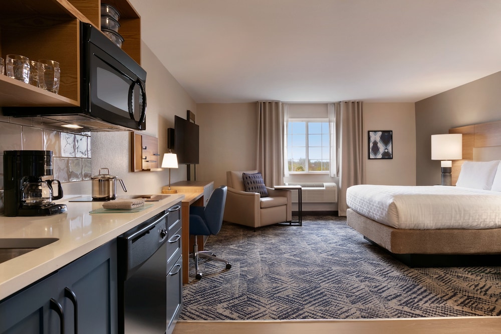 Candlewood Suites Springfield, an IHG Hotel 15/47