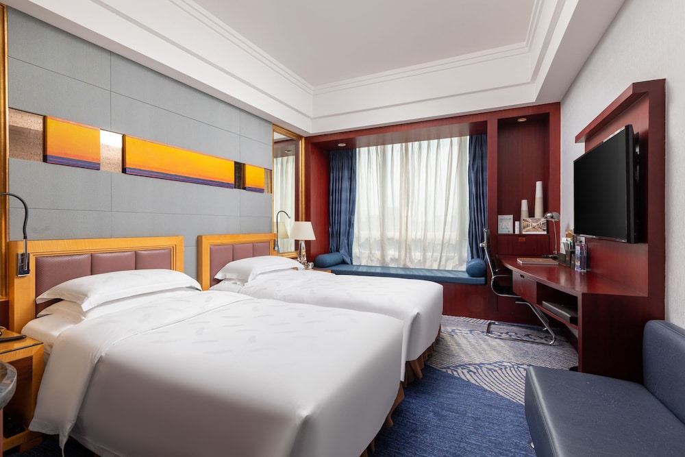 Zhuhai Charming Holiday Hotel 4/40