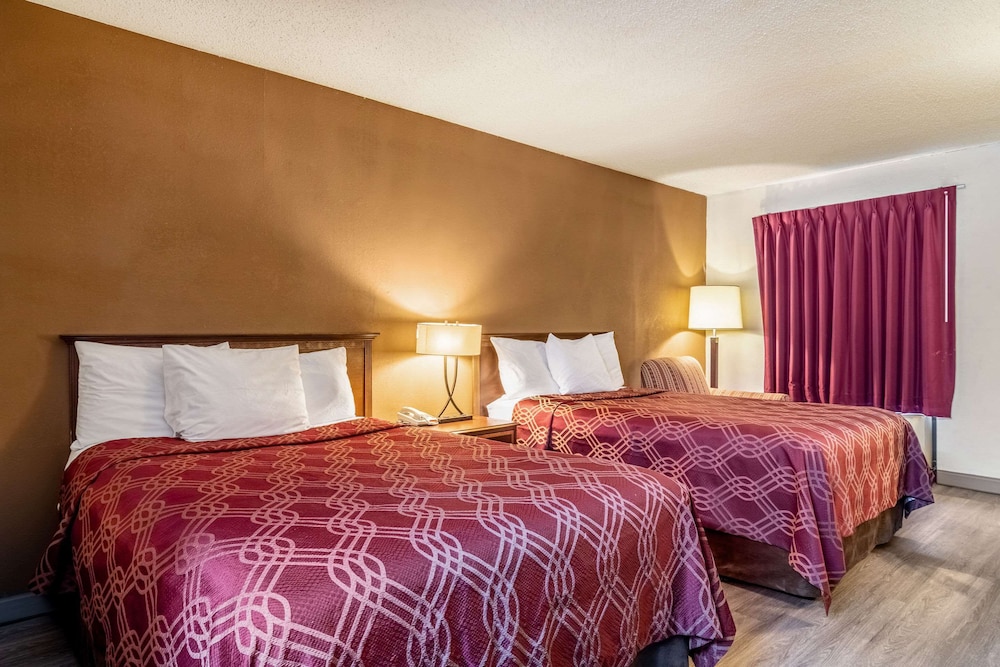 Econo Lodge Acworth East 25/53