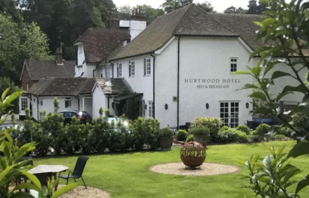 The Hurtwood Inn Hotel 23/25