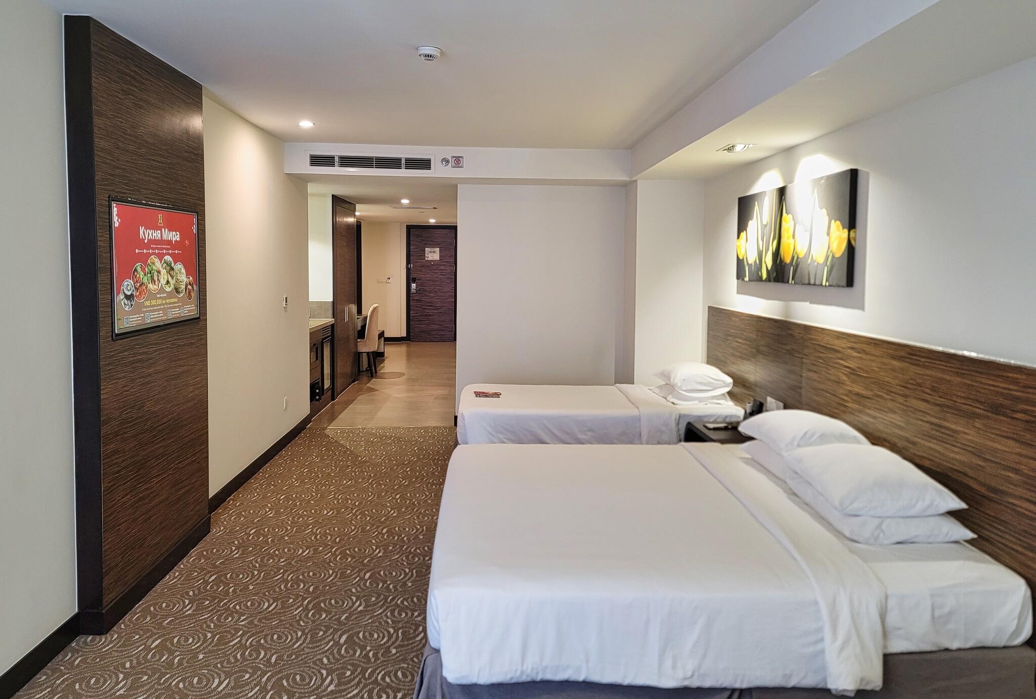 Family, Triple, 1 Queen and 1 Single Bed, City View