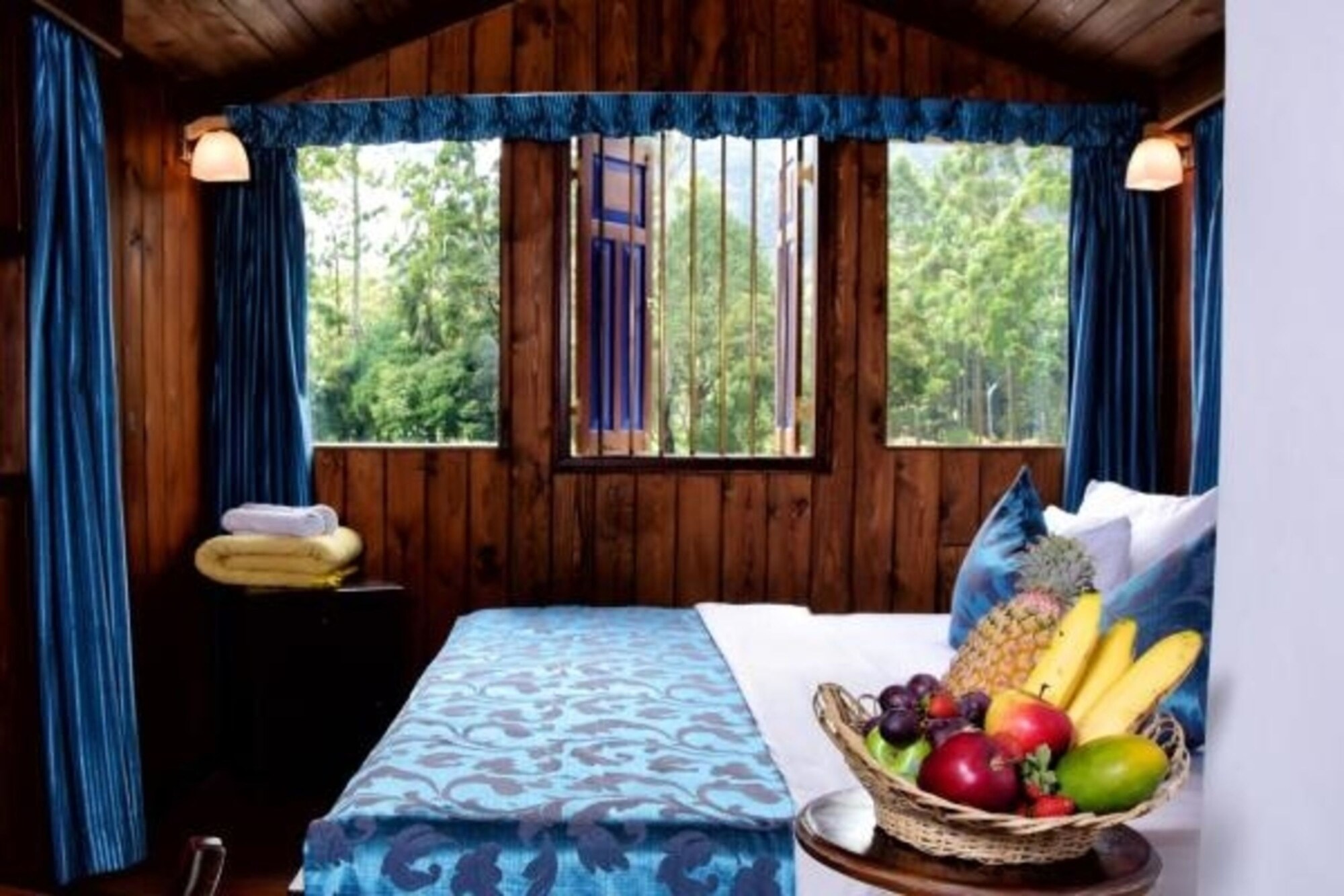ROOM, WITH VIEW
