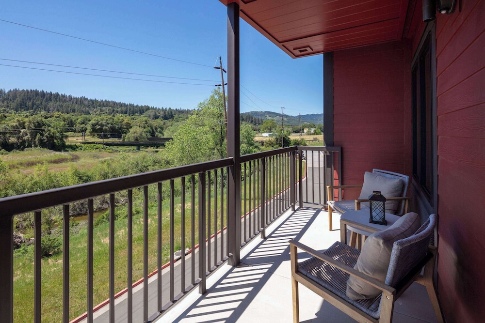 Wyndham Garden Redwood Valley/Ukiah 22/50
