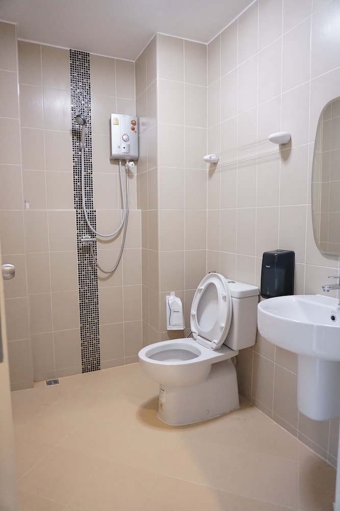 غرفة قياسية بسرير كينج، Chompu Nakarin Apartment 6/6