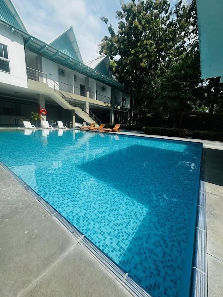 Hotel Puerto Triunfo 13/16