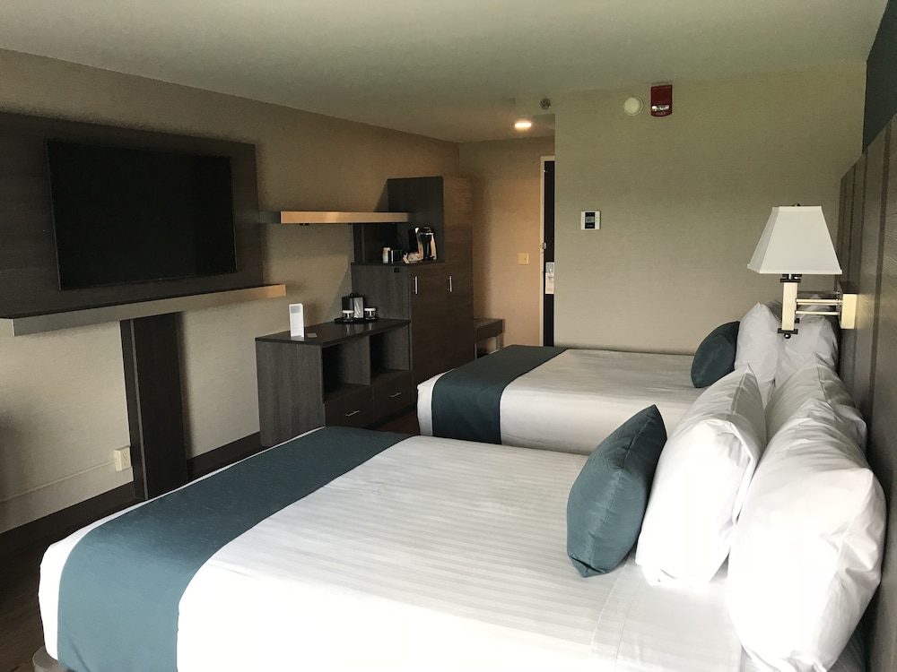 RIT INN & CONFERENCE CENTER 24/56