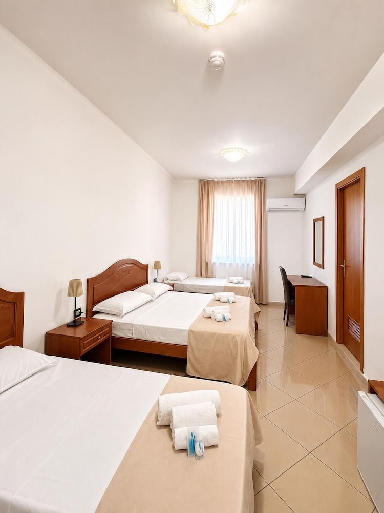 Hotel Plaza 20/50