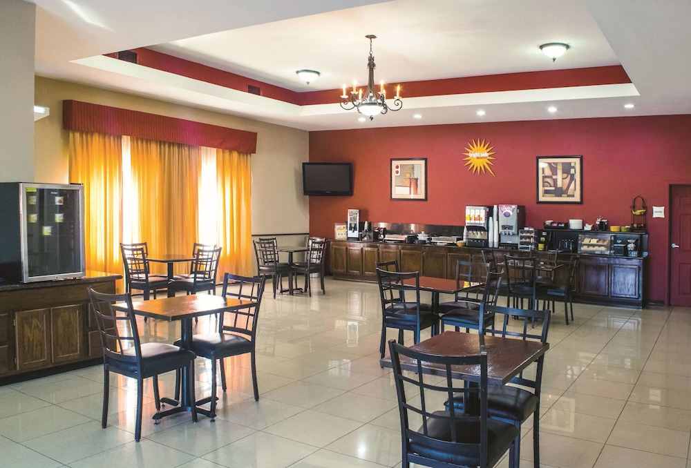 La Quinta Inn & Suites by Wyndham Alice 29/39