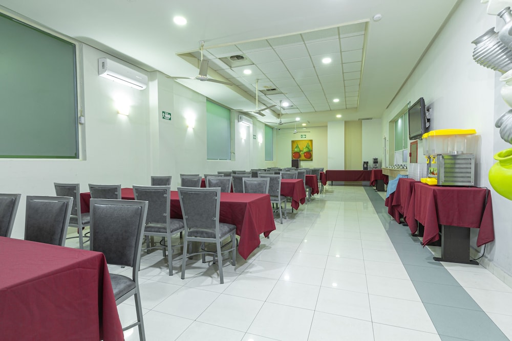 Hotel Plaza Del Arco Express 56/65