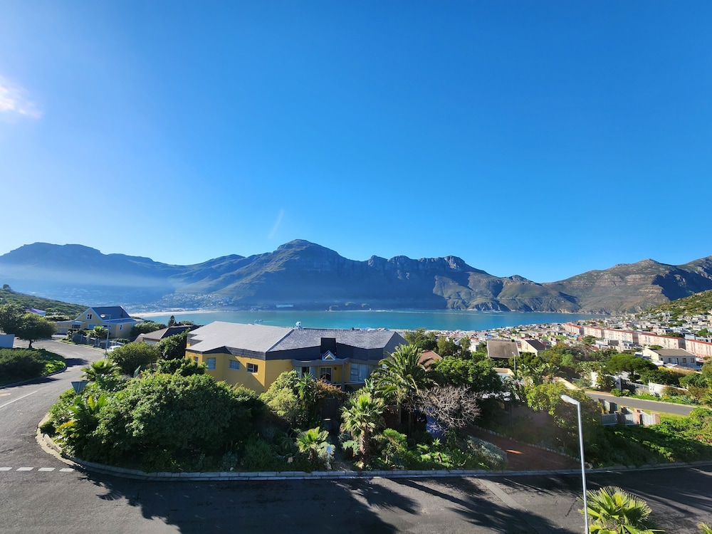 Hout Bay Breeze 37/50