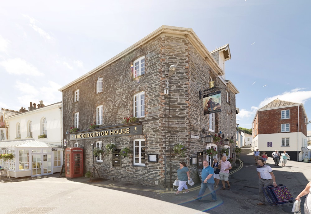 The Old Custom House 35/39