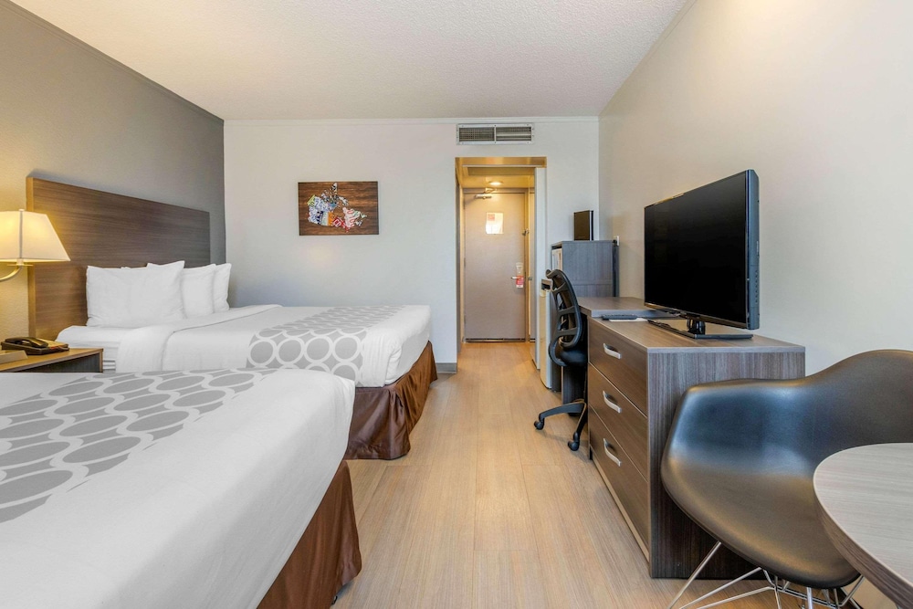 Super 8 by Wyndham Macleod Trail Calgary 28/60