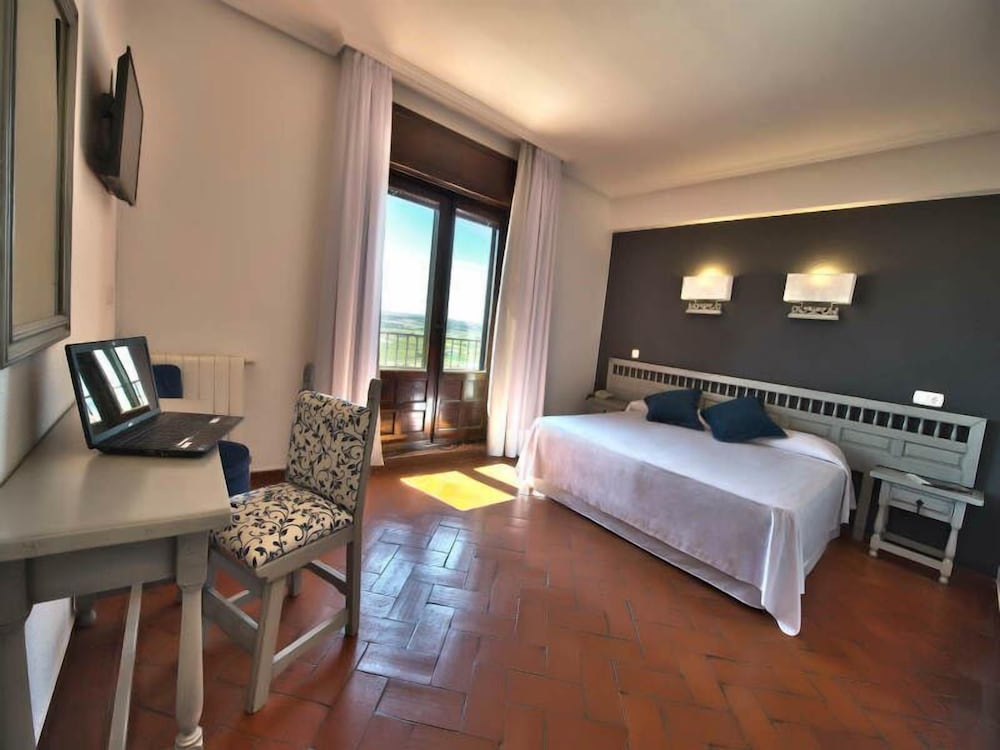 Juan Ii Hotel 4/50
