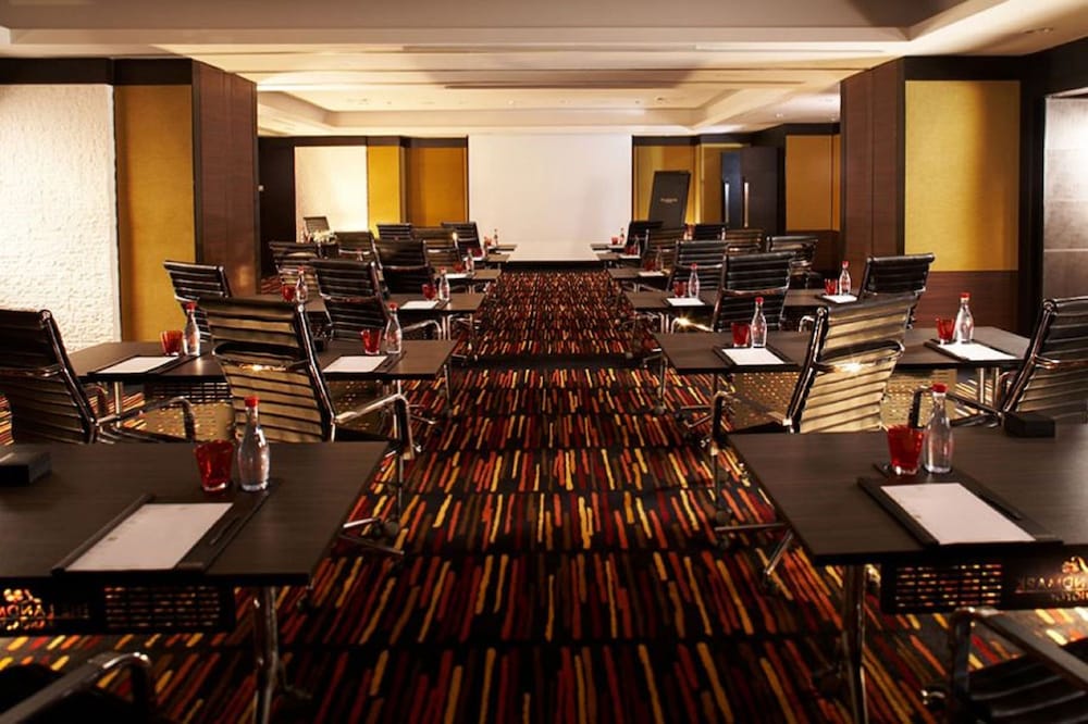 The Landmark Bangkok Hotel 70/73