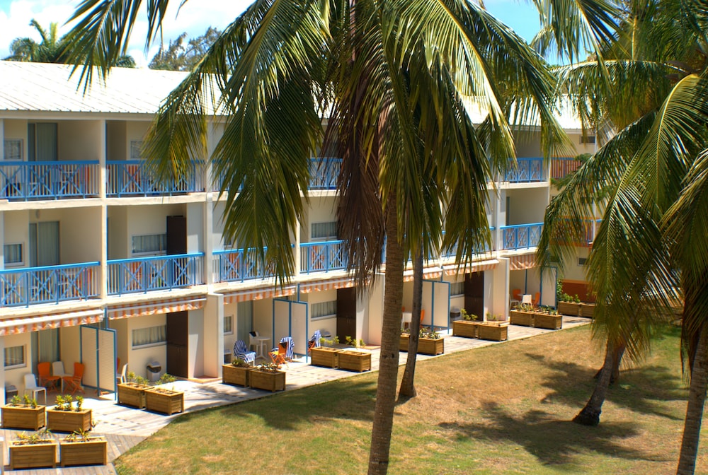 Carayou Hotel Spa 63/68