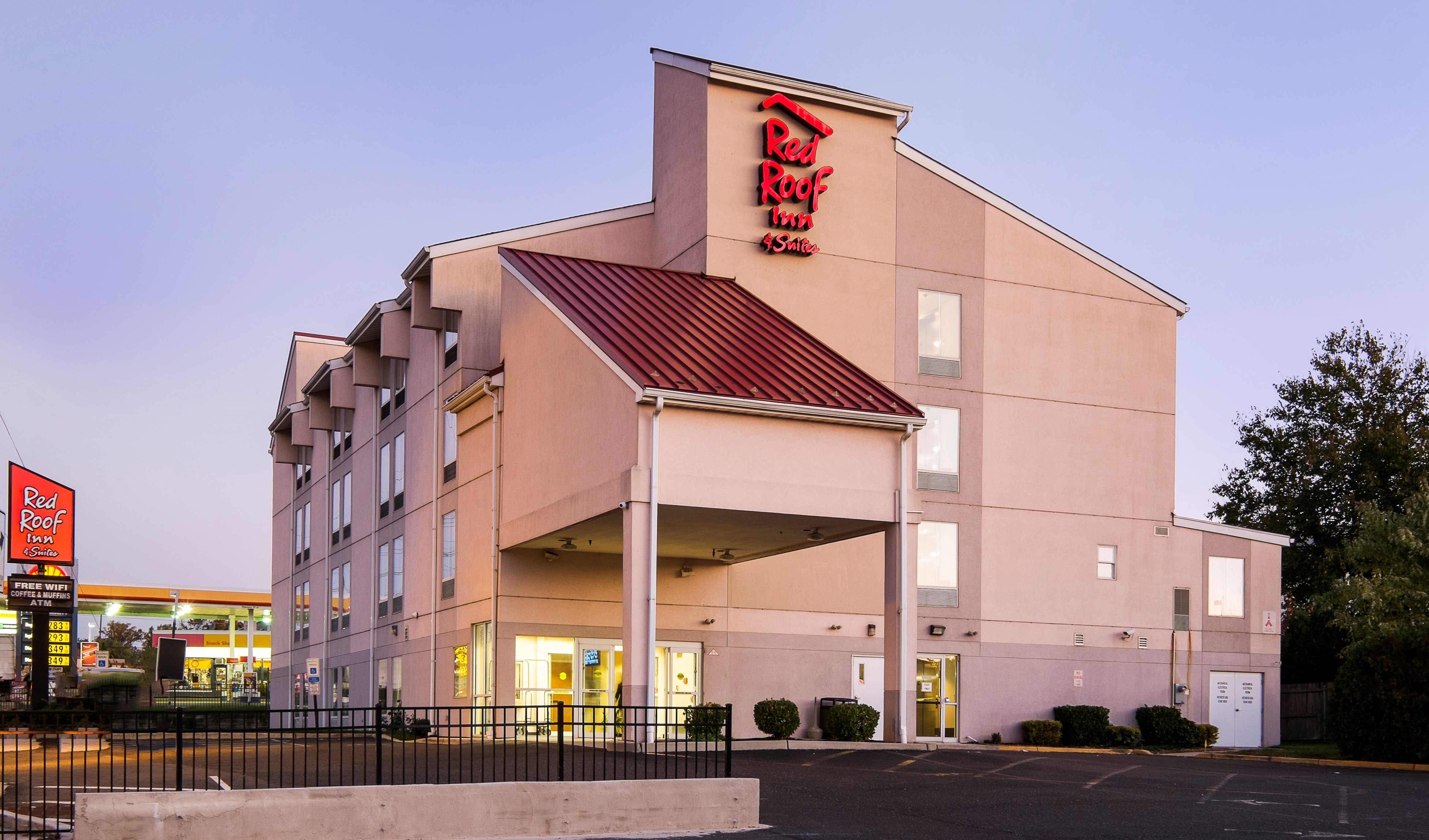 Red Roof Inn & Suites Philadelphia - Bellmawr 5/16