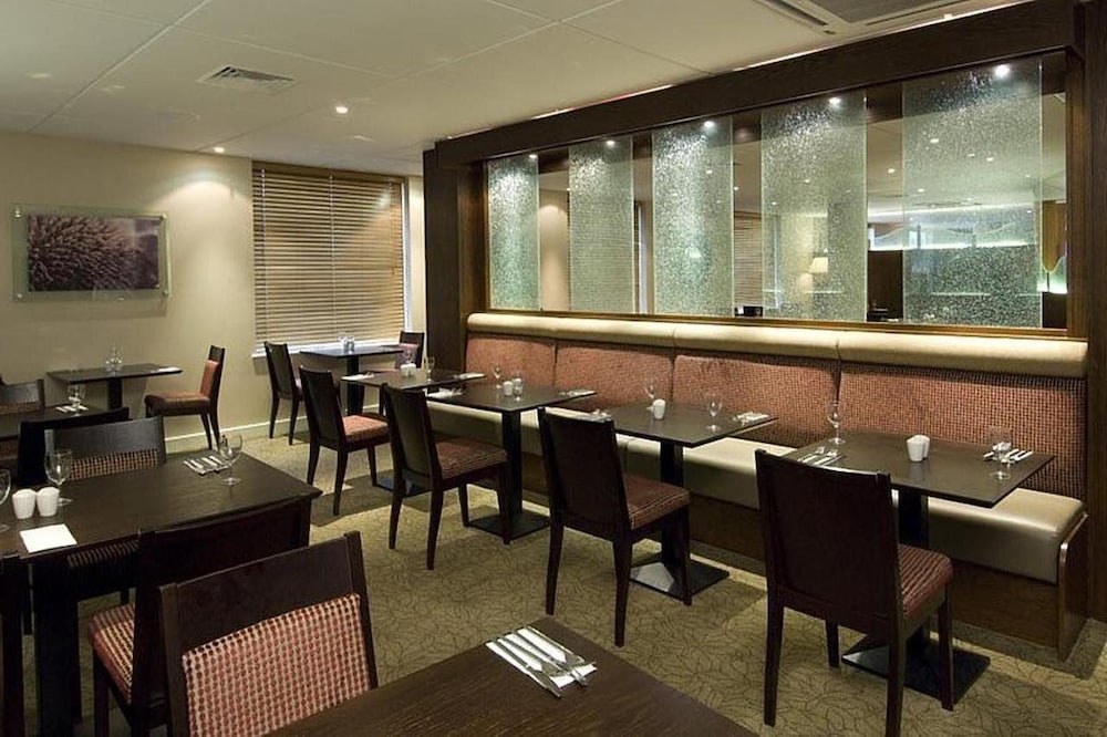 Premier Inn Manchester Airport (M56/J6) Runger Lane South Hotel 36/55
