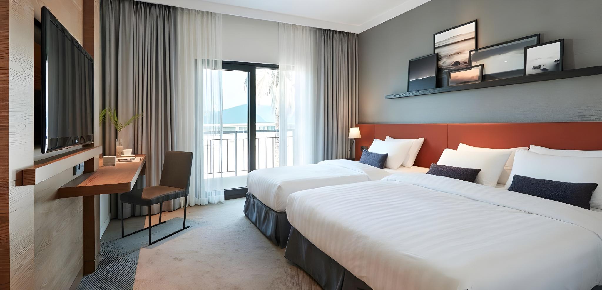 Deluxe, Family, 1 Double and 1 Single Bed, Hot Pool