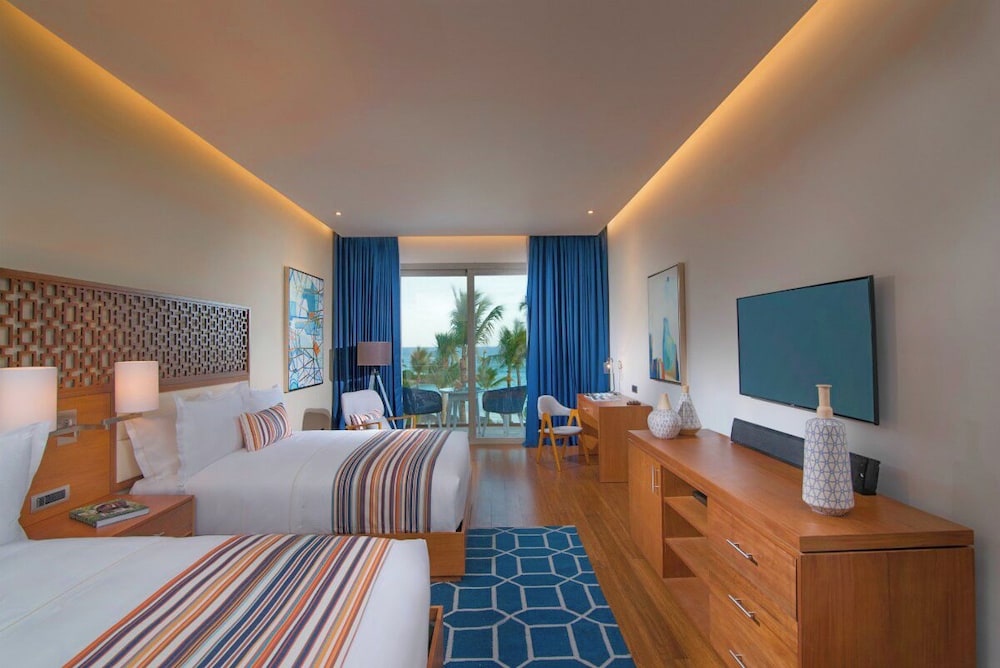 Deluxe Beachfront Room