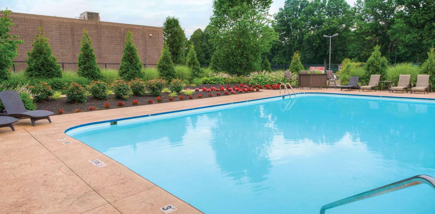 Radisson Hotel Freehold 5/17