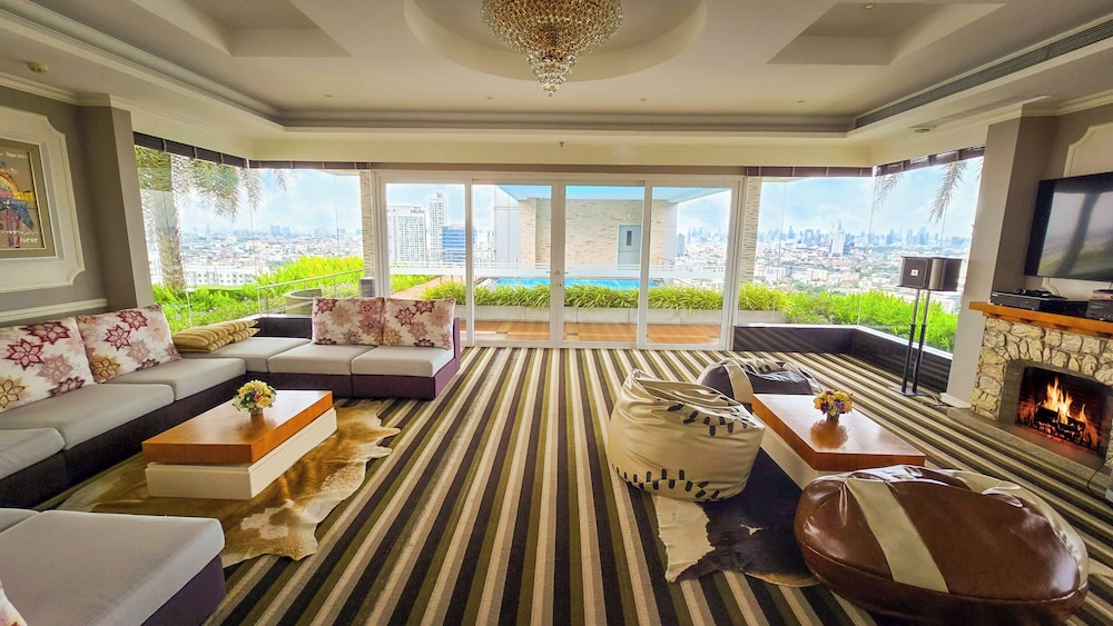 The Bazaar Hotel Bangkok 53/77