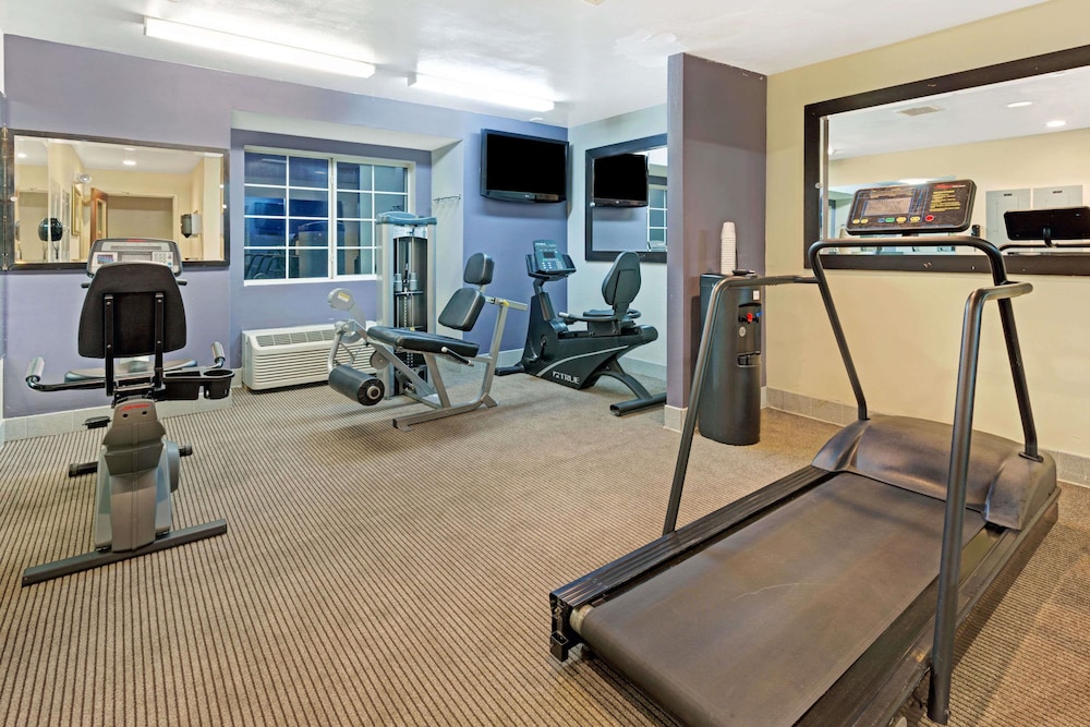 Microtel Inn Denver 15/20