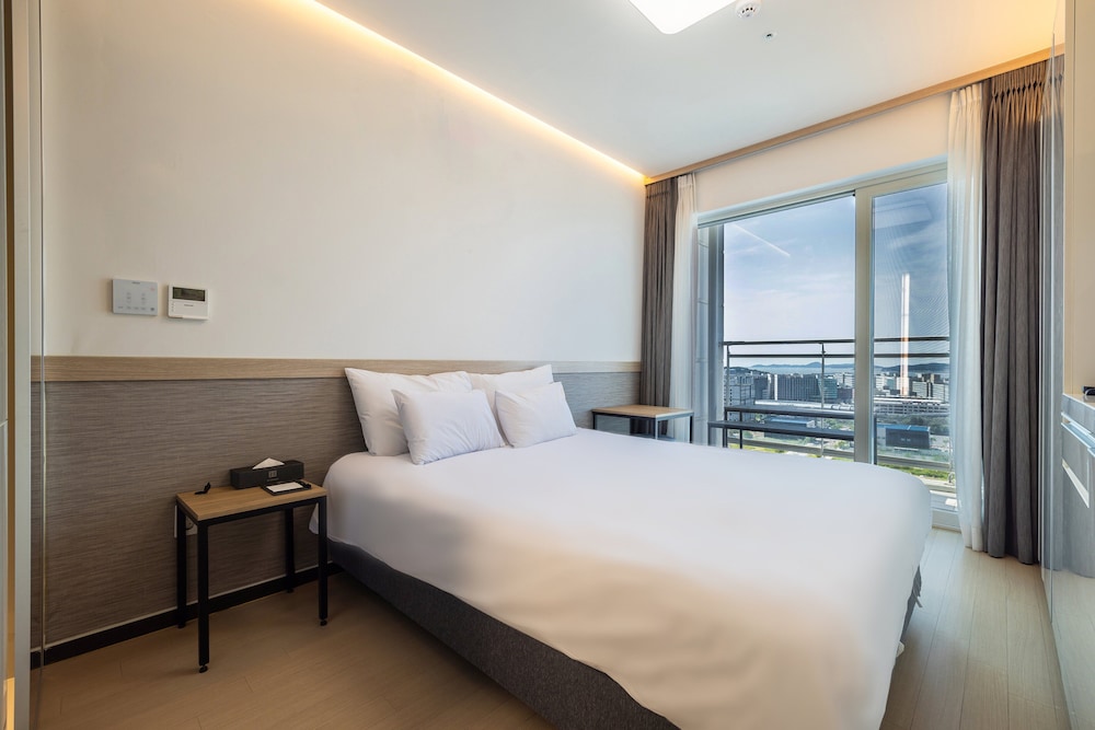 Sky Top Hotel 8/15
