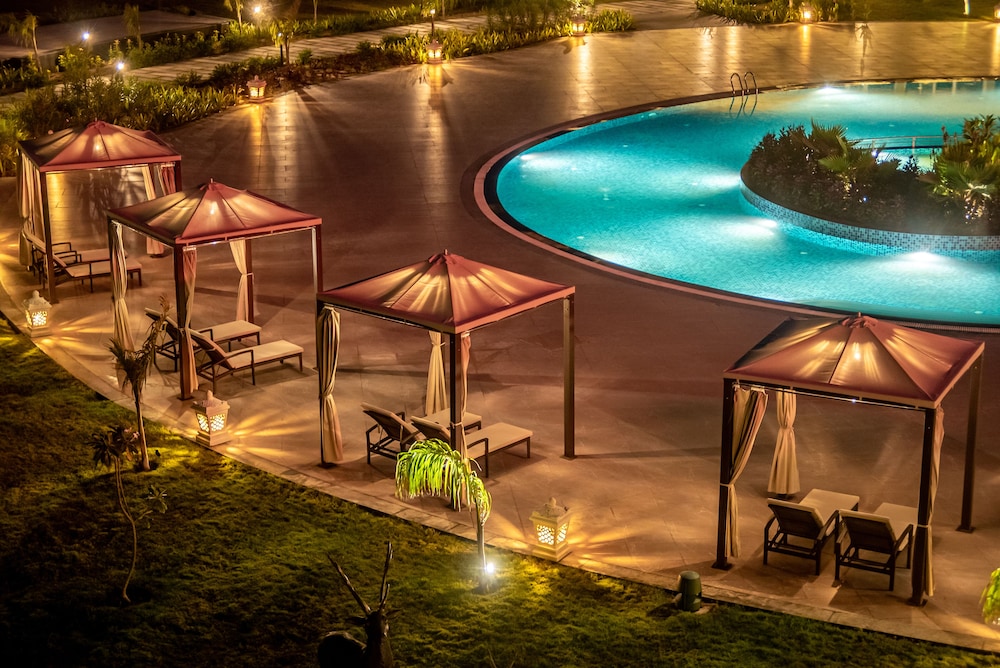 Hawthorn Suites by Wyndham Dwarka 6/65