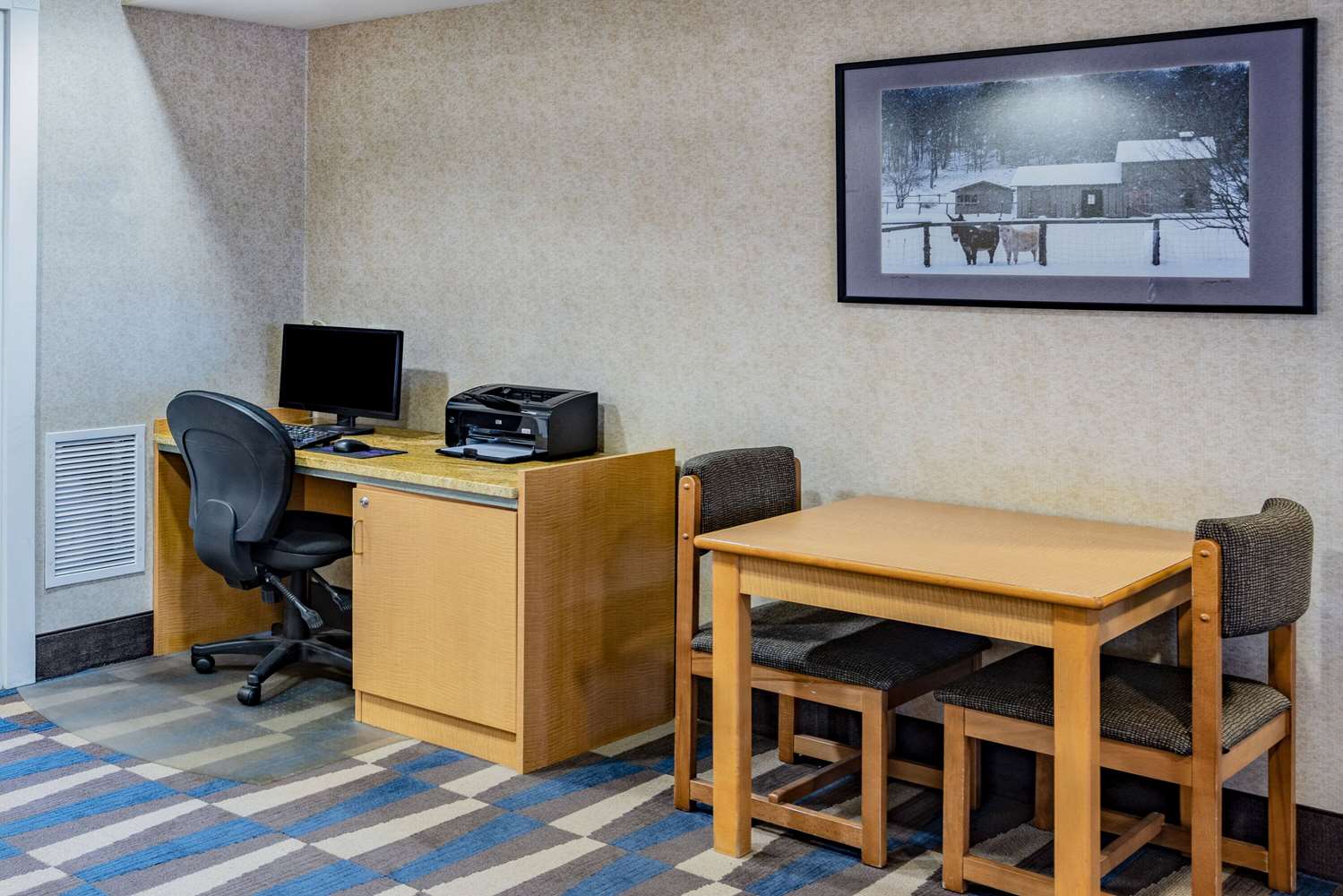 Microtel Inn & Suites by Wyndham Plattsburgh 35/41