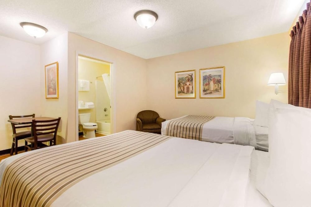 Studio 6 Extended Stay - Myrtle Beach, SC 19/60