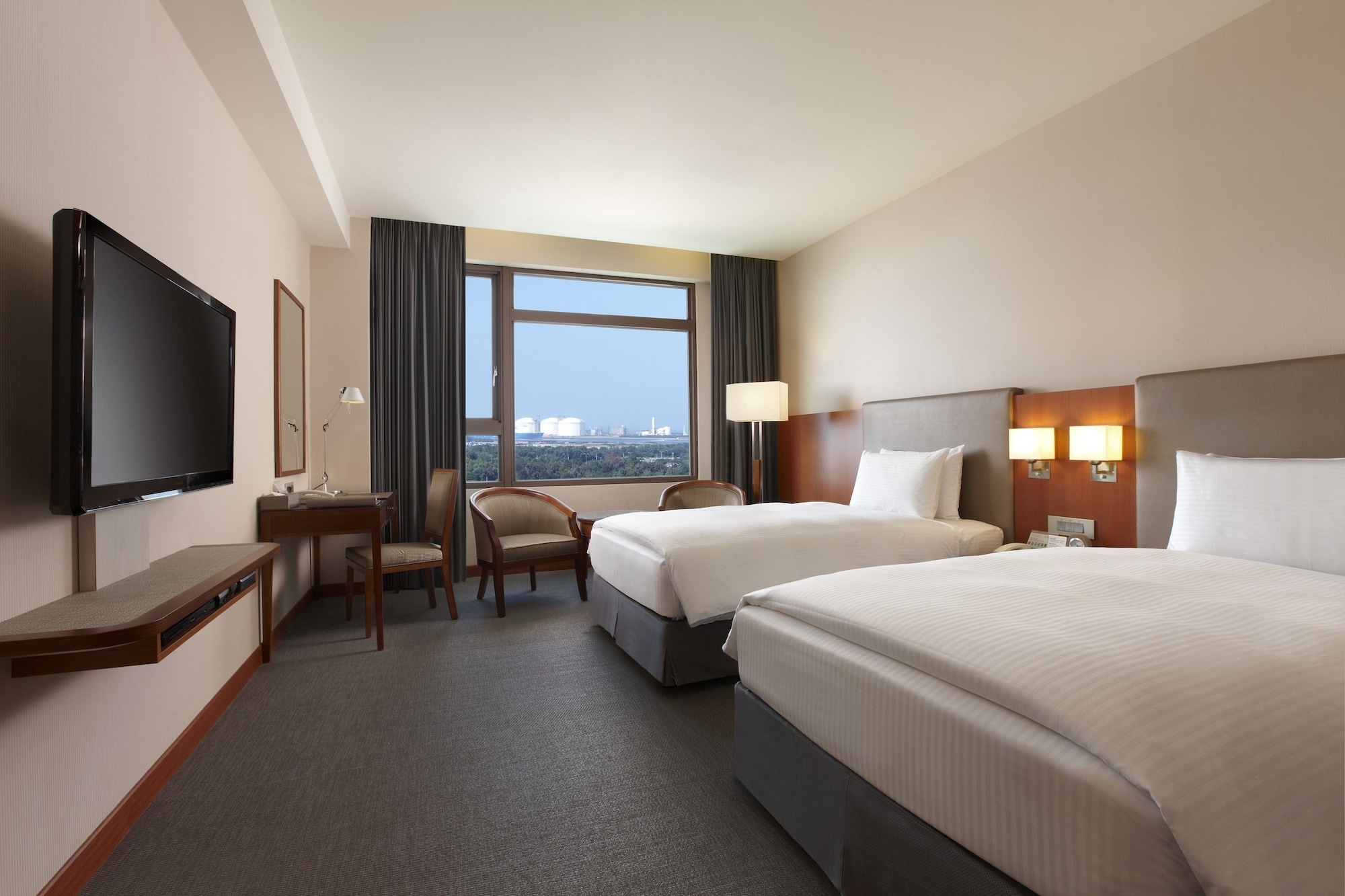 DELUXE, TWIN BEDS