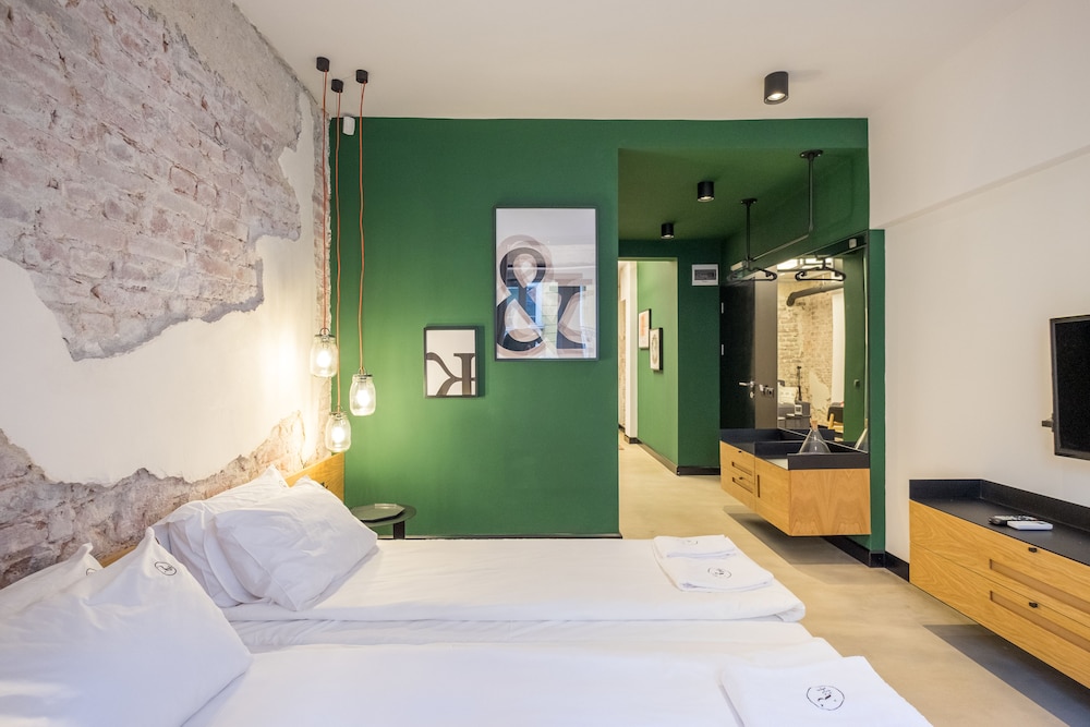 R34 Boutique Hotel 20/50