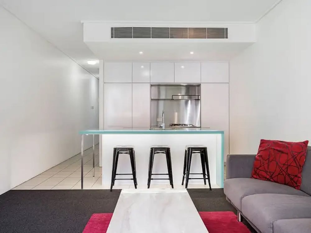 MIRO APARTMENTS 52/71