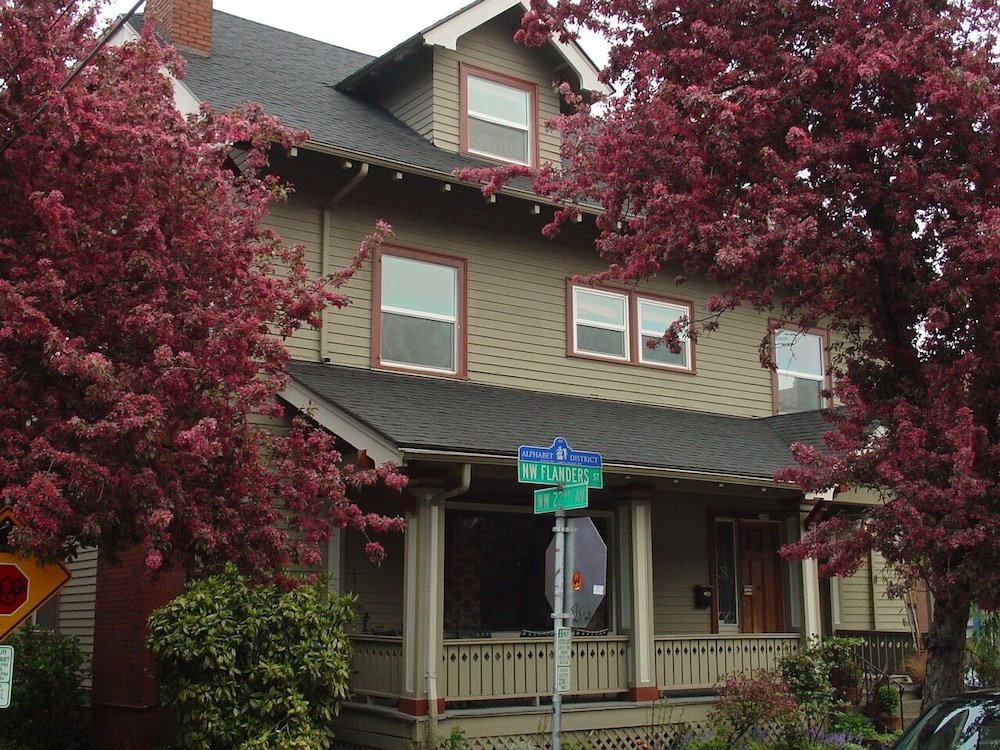 Portland International Guesthouse 3/50