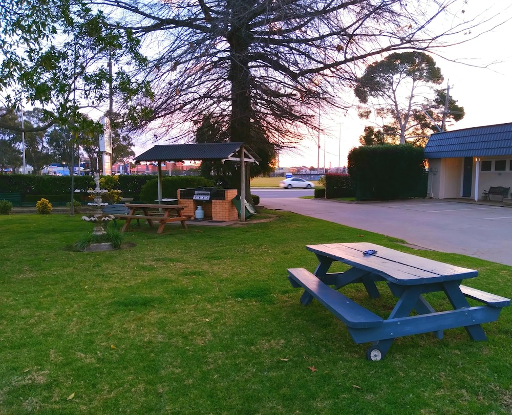 City Park Motel And Apartments 29/38