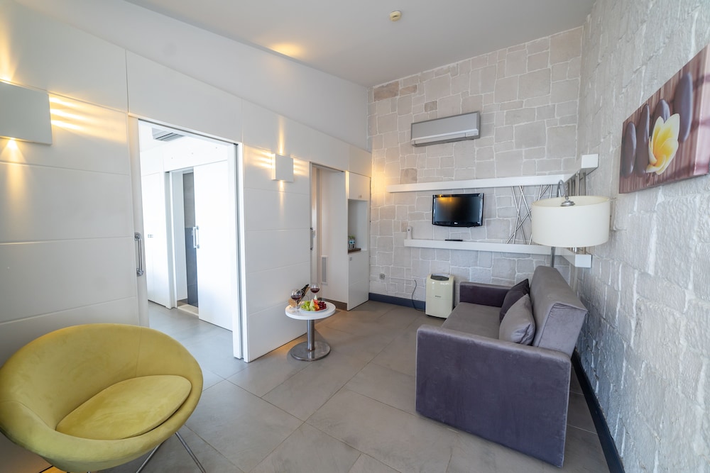 ATIK HOTEL 44/73