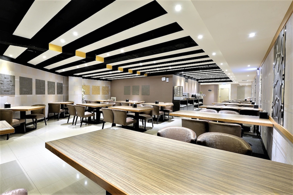 J Hotel 45/60